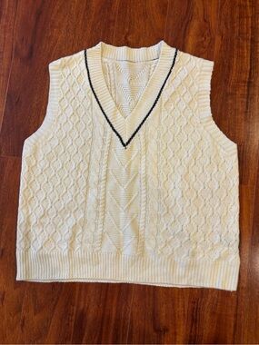 SHEIN Cream Cable Knit V-Neck Sweater Vest with Black Trim